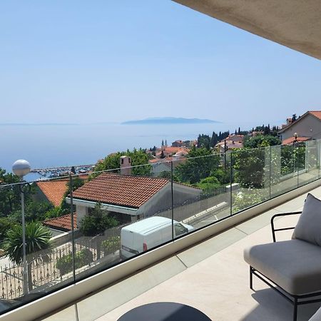 Premium Apartment With Beautiful Sea View, Short Walk To The Sea أوباتيا المظهر الخارجي الصورة