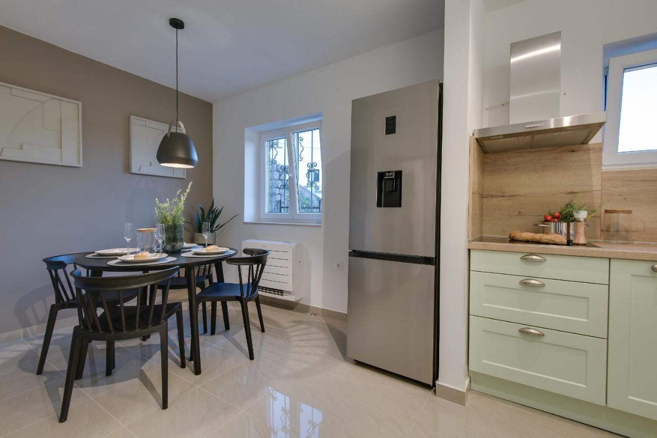 Premium Apartment With Beautiful Sea View, Short Walk To The Sea أوباتيا المظهر الخارجي الصورة