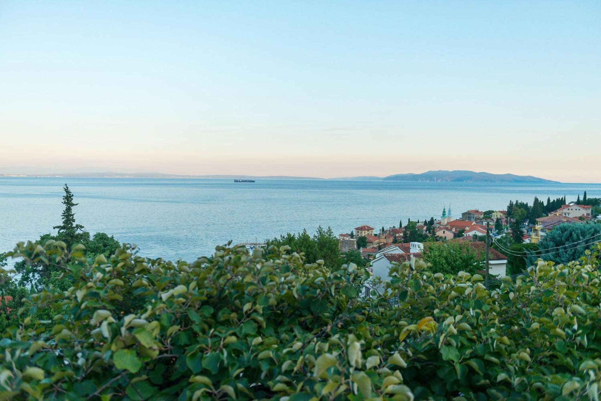 Premium Apartment With Beautiful Sea View, Short Walk To The Sea أوباتيا المظهر الخارجي الصورة